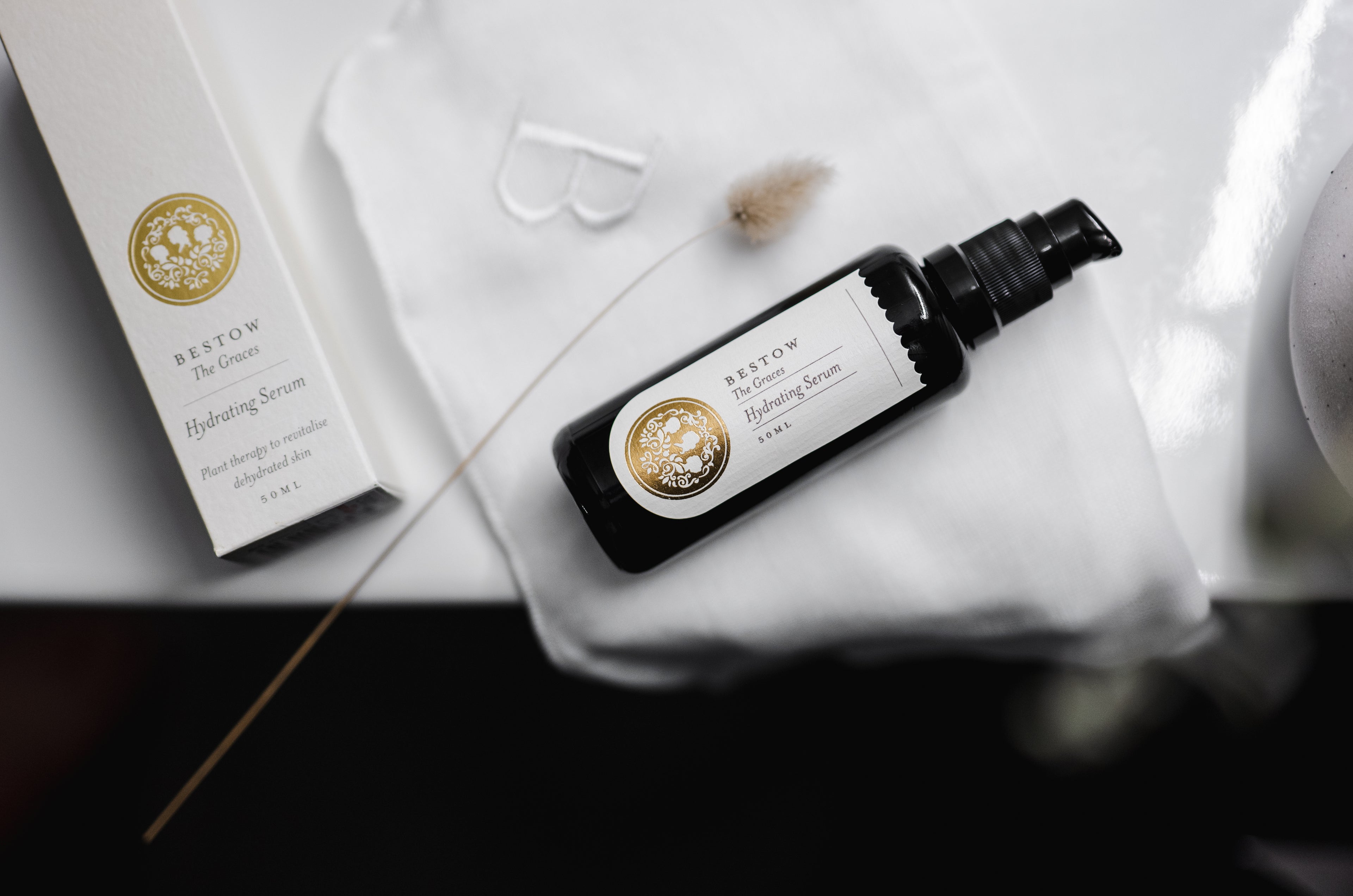 Common signs of dehydrated skin: